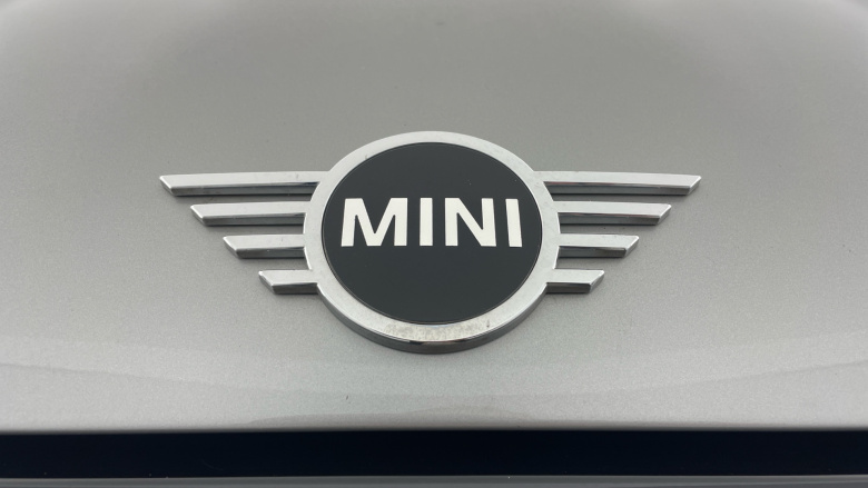 MINI Hatchback 1.5 Cooper Classic Premium 3dr Auto Petrol Hatchback